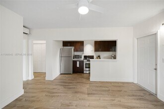 570 NE 69th St in Miami, FL - Building Photo - Building Photo