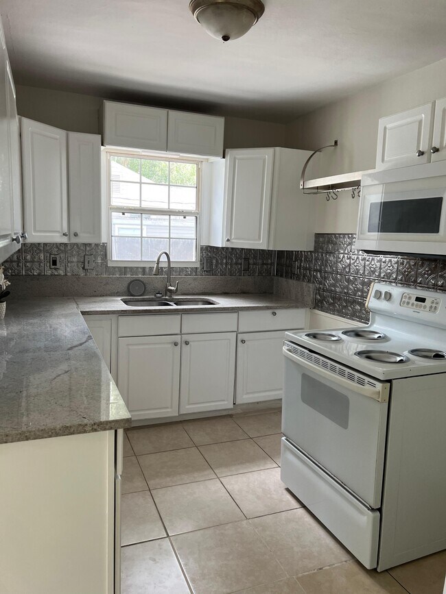 2704 Spring Park Rd in Jacksonville, FL - Building Photo - Building Photo