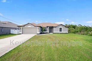 490 Windermere Dr in Lehigh Acres, FL - Building Photo