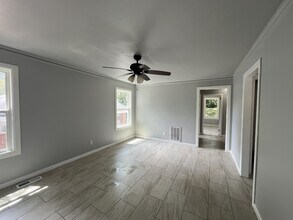 2157 Nelms Dr SW in Atlanta, GA - Building Photo - Building Photo