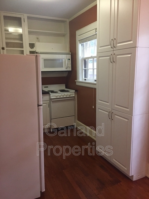 2049 Windsor Ave SW in Roanoke, VA - Building Photo - Building Photo