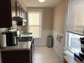 253 Sea Cliff Ave, Unit 1 in Sea Cliff, NY - Building Photo - Building Photo