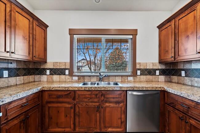 property at 5996 S Egmont Ave