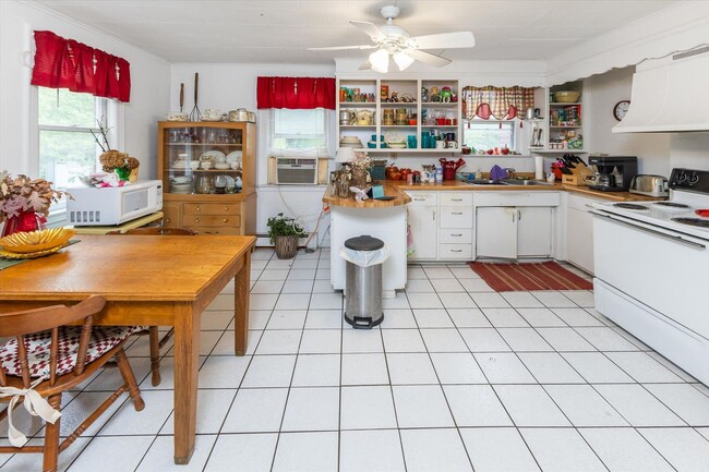 property at 547 W Main St