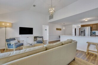 142 West Tisbury Lane in Pooler, GA - Building Photo - Building Photo