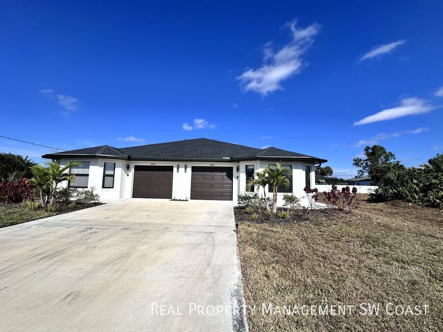 5030-5032 Bristo St in Lehigh Acres, FL - Building Photo