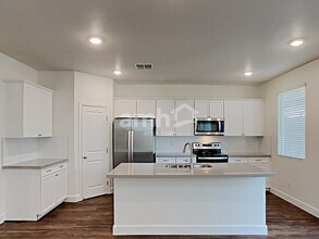 2110 Reaves Wy in North Las Vegas, NV - Building Photo - Building Photo