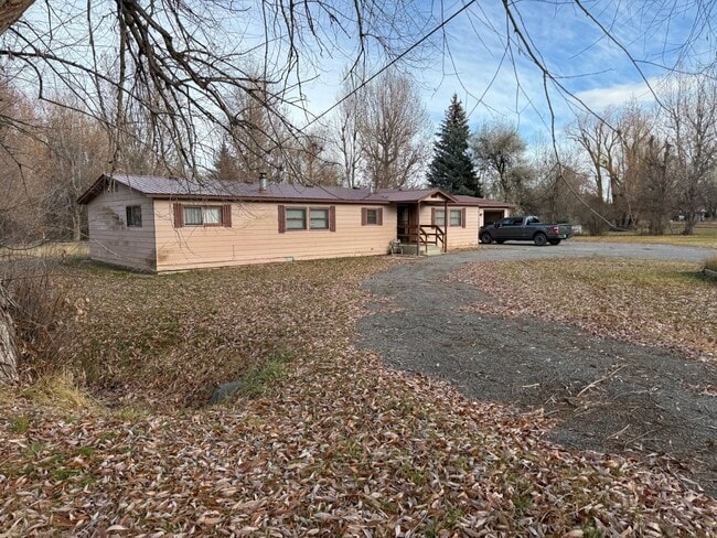 310 Adams St in Lander, WY - Building Photo - Building Photo