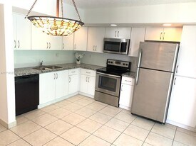 8520 SW 133rd Avenue Rd, Unit 302 in Miami, FL - Building Photo