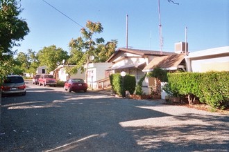 2791 Lakeshore Blvd in Lakeport, CA - Foto de edificio - Building Photo