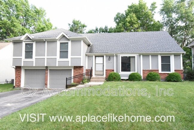 12119 W 99th Terrace in Lenexa, KS - Building Photo - Building Photo