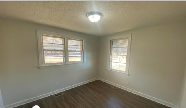 1138 Live Oak Church Rd in Selma, NC - Foto de edificio - Building Photo