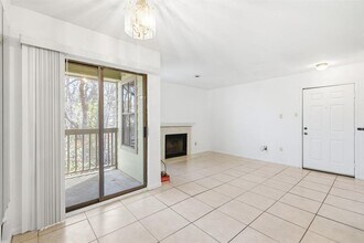 4500 E Oltorf St in Austin, TX - Building Photo - Building Photo