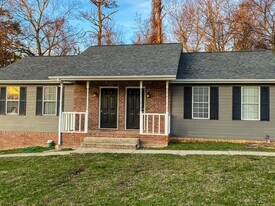 8625 Leatherwood Trl in Hixson, TN - Building Photo