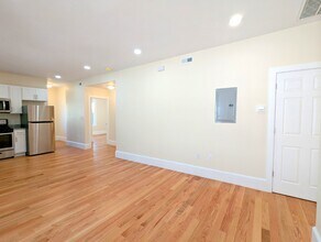 73 Merriam St, Unit 2 in Somerville, MA - Building Photo - Building Photo