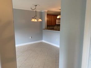 4855 Via Palm Lakes-Unit -902 in West Palm Beach, FL - Foto de edificio - Building Photo