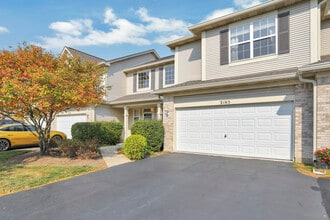 2165 Sunrise Cir in Aurora, IL - Building Photo - Building Photo