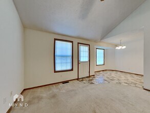 1719 Windmill Way in Republic, MO - Foto de edificio - Building Photo
