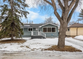 92 Flamingo Crescent in Regina, SK - Building Photo