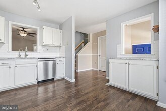 1109 Oak View Dr in Mount Airy, MD - Building Photo - Building Photo