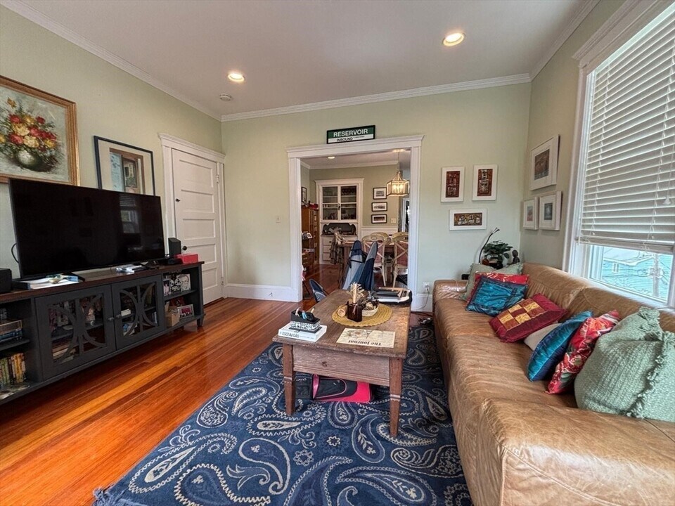 12 White Ave in Brookline, MA - Building Photo