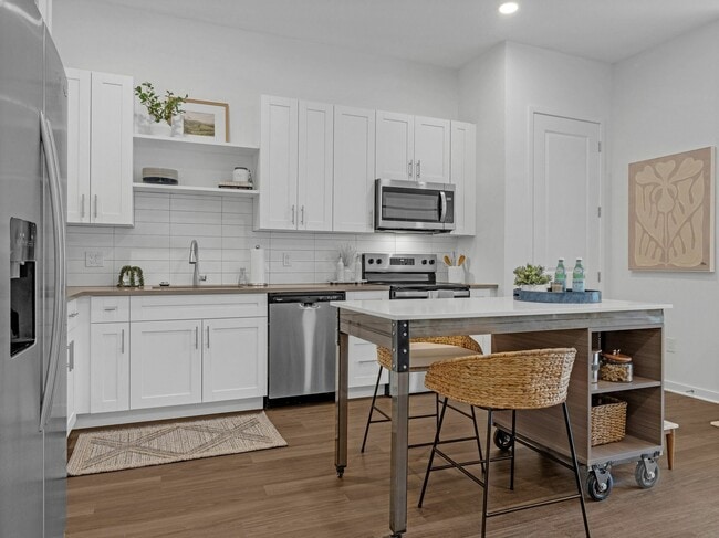 RISE Florence Villa Townhomes in Davenport, FL - Foto de edificio - Building Photo