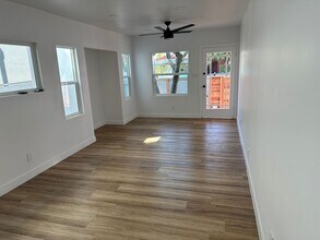 518 Rialto Ave, Unit A in Los Angeles, CA - Foto de edificio - Building Photo