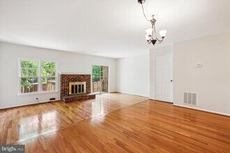 8258 Cedar Landing Ct in Alexandria, VA - Building Photo - Building Photo