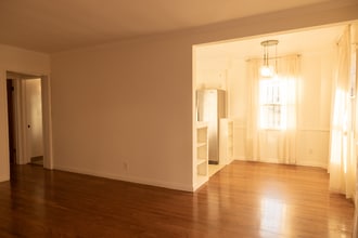 1745 Mariposa Ave in Los Angeles, CA - Building Photo - Building Photo