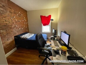 890 Huntington Ave in Boston, MA - Building Photo - Building Photo