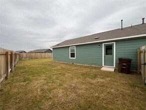 420 Halfmoon Dr in Lockhart, TX - Building Photo - Building Photo