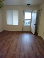 1868 N Main St in Royal Oak, MI - Building Photo