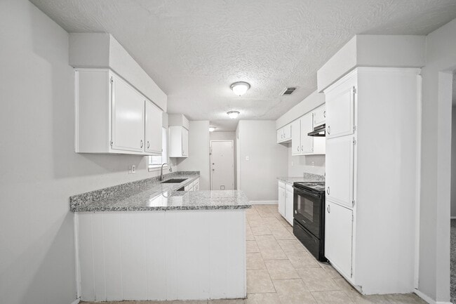 303 Hearthside Cir in League City, TX - Building Photo - Building Photo