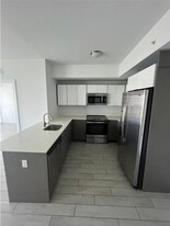 321 NE 26th St, Unit 603 in Miami, FL - Building Photo