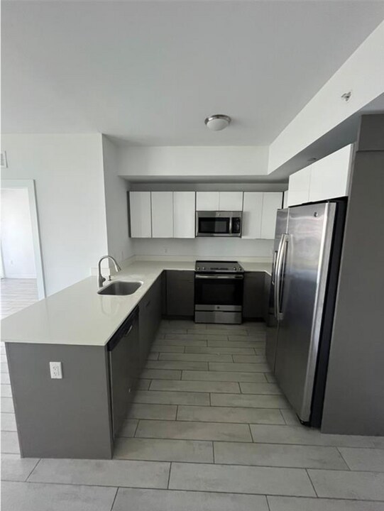 321 NE 26th St, Unit 603 in Miami, FL - Building Photo