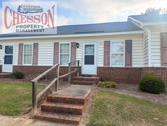 property at 2121 Glendale Dr SW