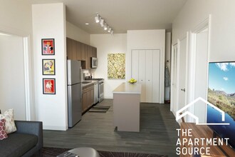 830 N Milwaukee Ave-Unit -405 in Chicago, IL - Building Photo - Building Photo