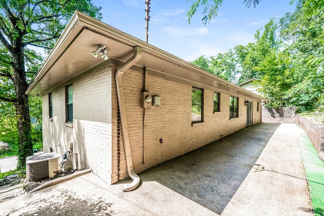 5569 13th Ave S in Birmingham, AL - Building Photo - Building Photo