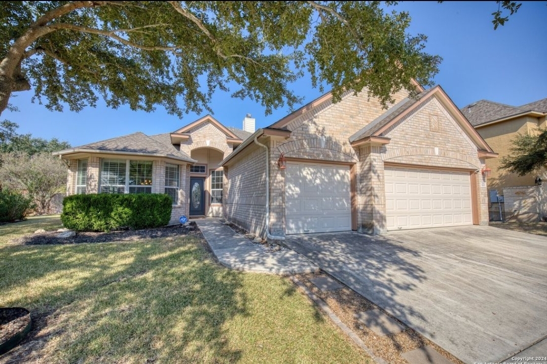 121 Norman Cv in Cibolo, TX - Foto de edificio