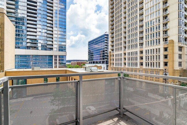 1345 S Wabash Ave, Unit 412 in Chicago, IL - Building Photo - Building Photo