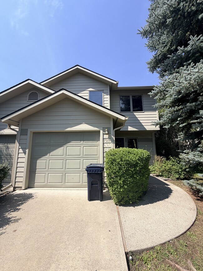 property at 705 S 15th Ave