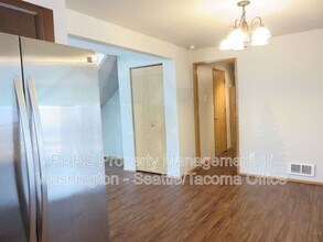 511 Malibu Dr SE in Olympia, WA - Foto de edificio - Building Photo