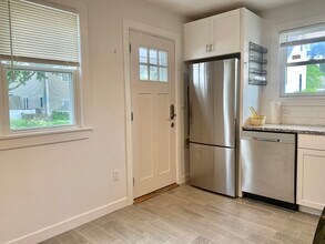 83 Academy Hill Rd, Unit #1 in Boston, MA - Foto de edificio - Building Photo