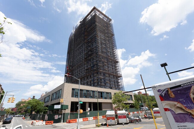 425 Grand Concourse in Bronx, NY - Foto de edificio - Building Photo