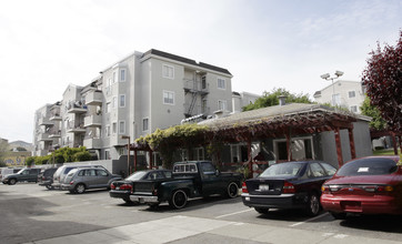 College Park Apartments in San Francisco, CA - Building Photo - Building Photo