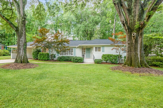 5162 Lincrest Pl in Charlotte, NC - Building Photo - Building Photo