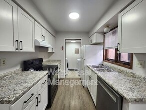 8116 Boundary Ave in Anchorage, AK - Building Photo - Building Photo