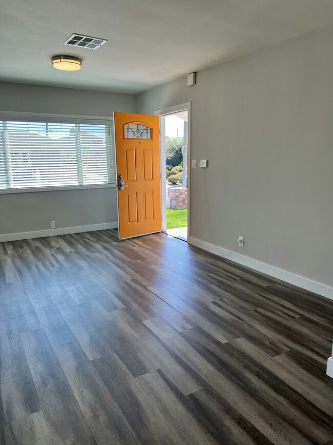 5017 W 123rd Pl in Hawthorne, CA - Building Photo - Building Photo