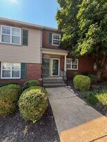 1435 Bobolink Pl in Brentwood, MO - Building Photo