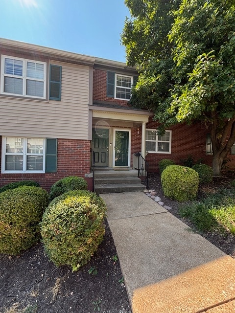 property at 1435 Bobolink Pl